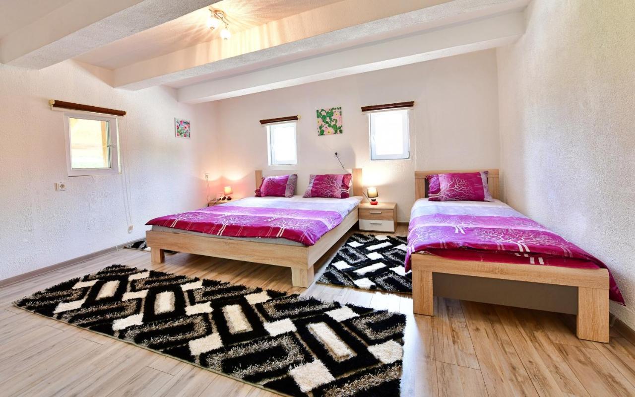 House Luna Rakovica Esterno foto